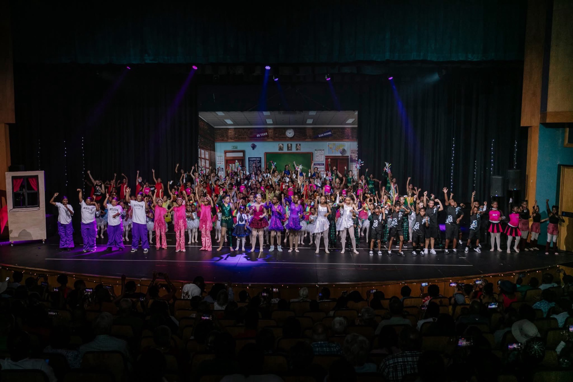 Year-end show full cast